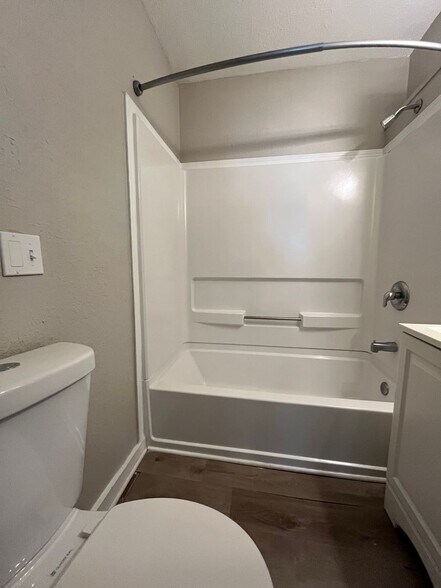 Building Photo - 6126 S Benton Ave