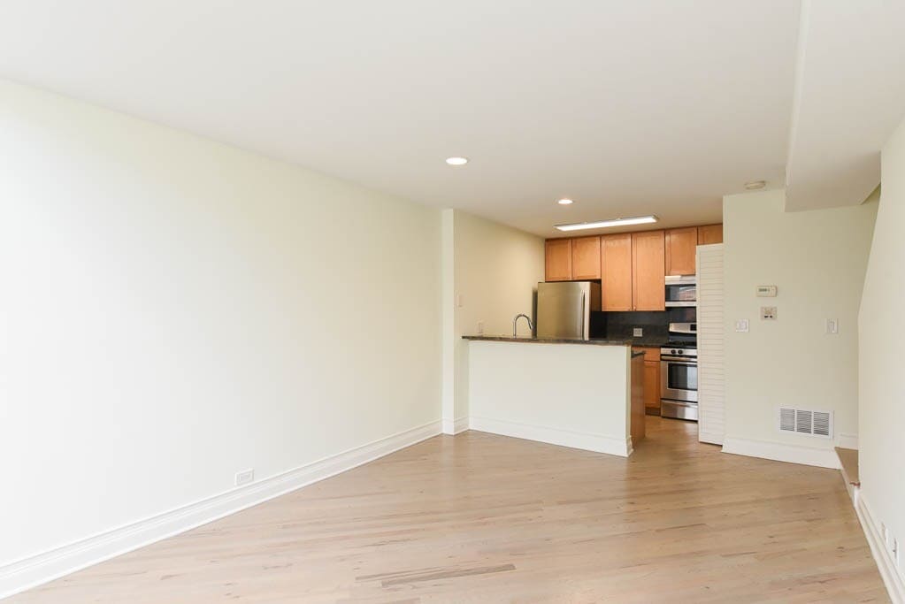 Building Photo - 949 W Grace St