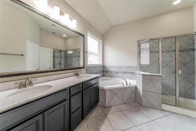 Building Photo - 2133 Lake Pine Dr