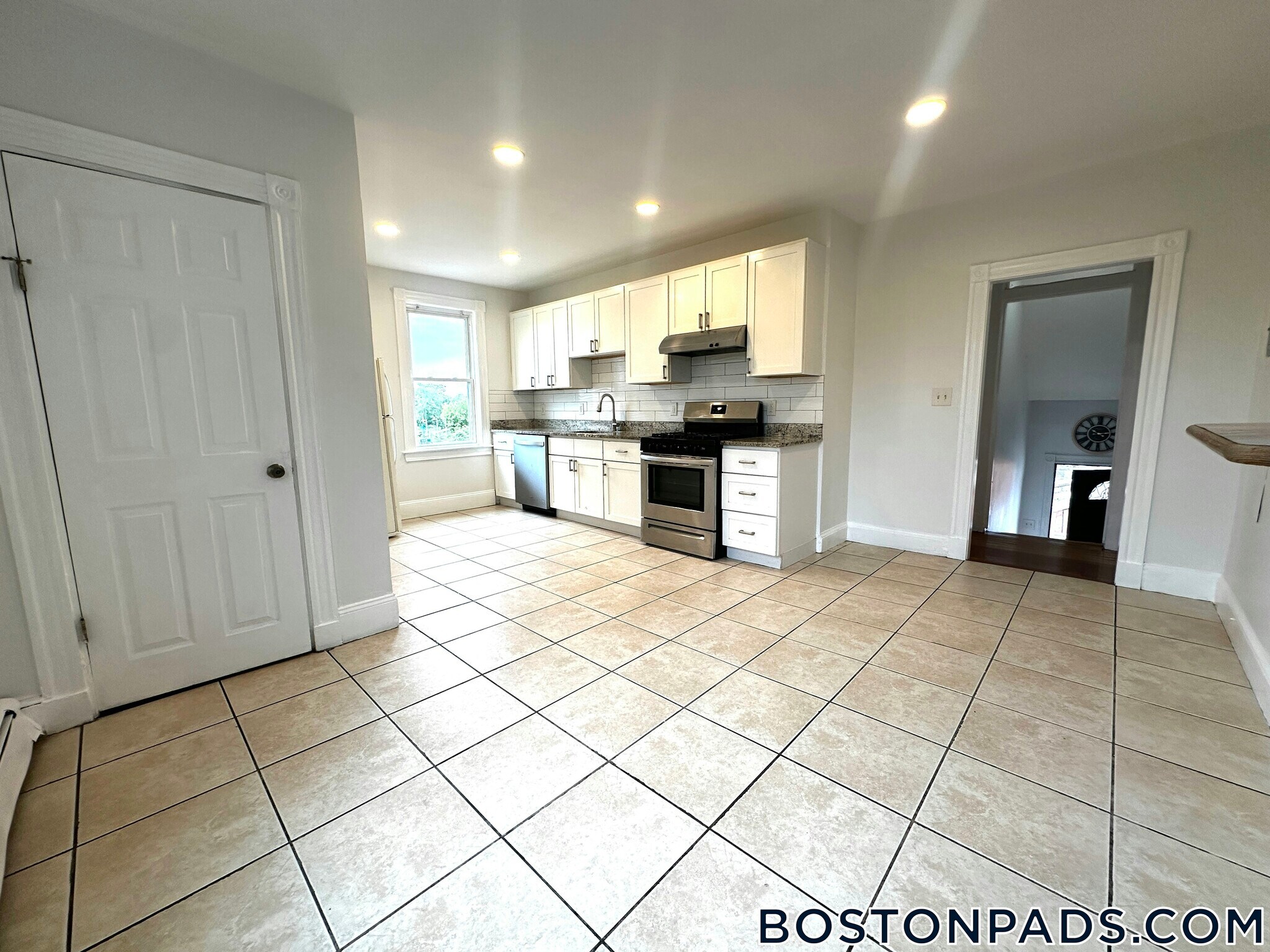 Building Photo - 30 Humphreys Pl