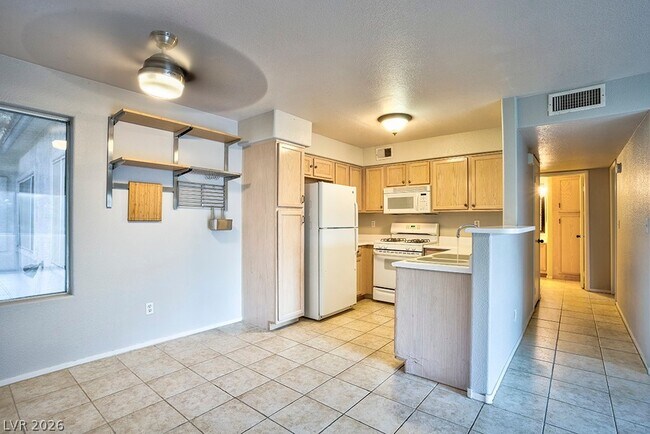 Building Photo - 3128 Tarpon