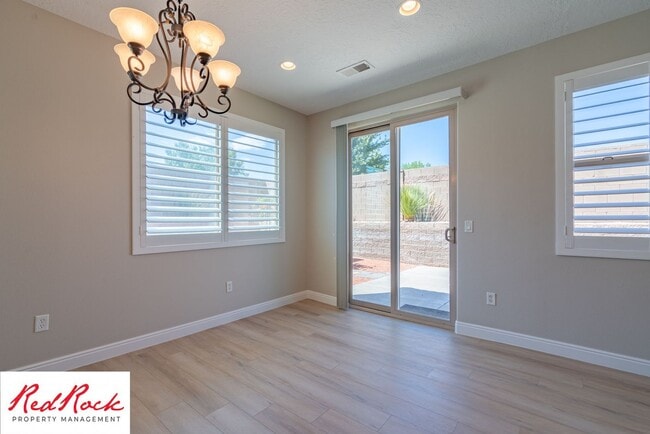 Building Photo - 3 Bedroom Coral Canyon Home on Corner Lot
