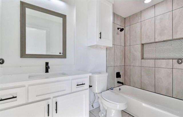 Building Photo - 2113 Wright St