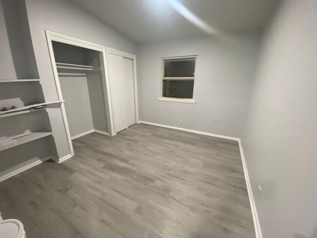 Building Photo - Updated 3 bed 1 bath