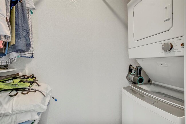 Building Photo - 223 Garner Dr