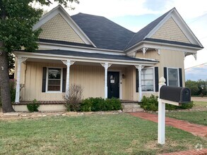 Building Photo - Charming Home in Hamlin!