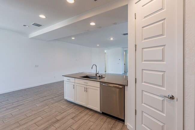 Building Photo - Modern Elegance in the Heart of Asante – Like-New 4 Bedroom Home