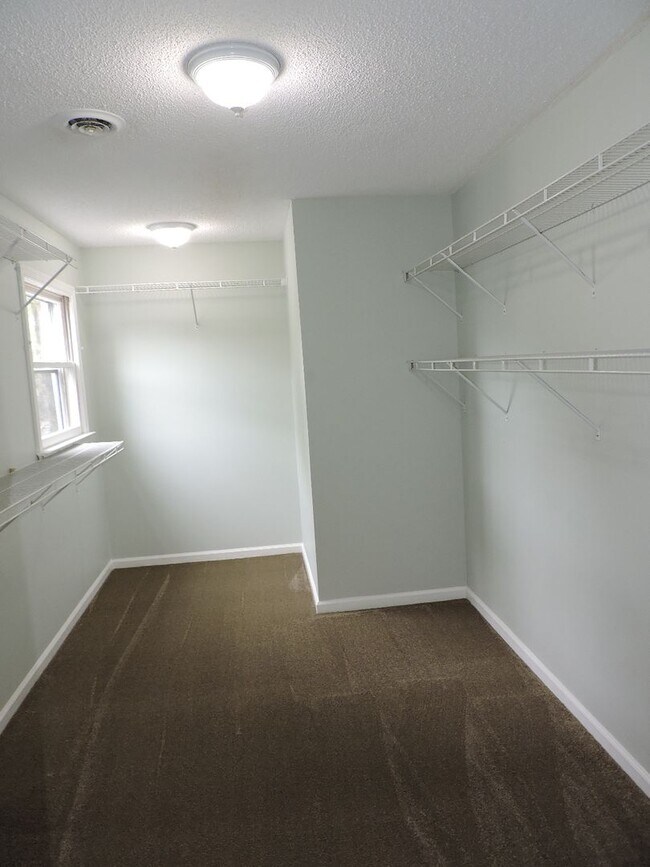 Building Photo - Email Linda@vacosold.com  or Call Office 804-642-2106