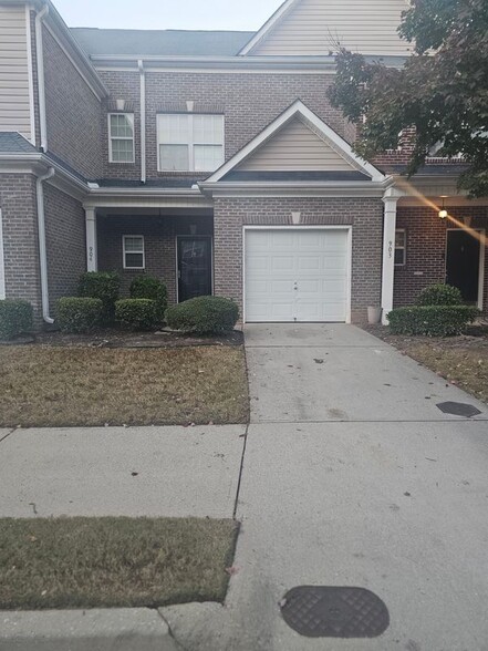 Primary Photo - 2555 Flat Shoals Rd