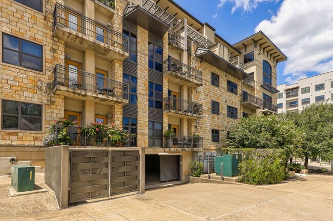 Building Photo - K433 - Park West Condos #303