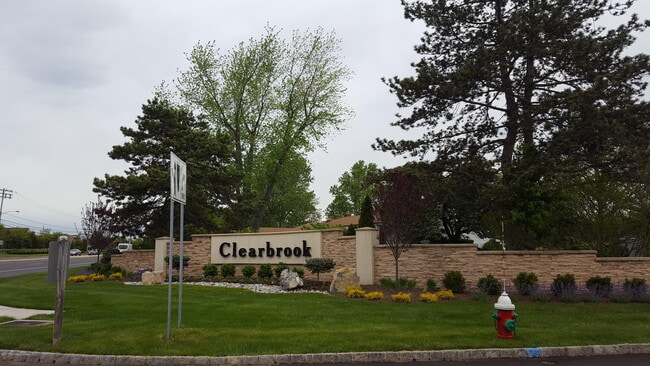 Building Photo - 434A Andover Dr