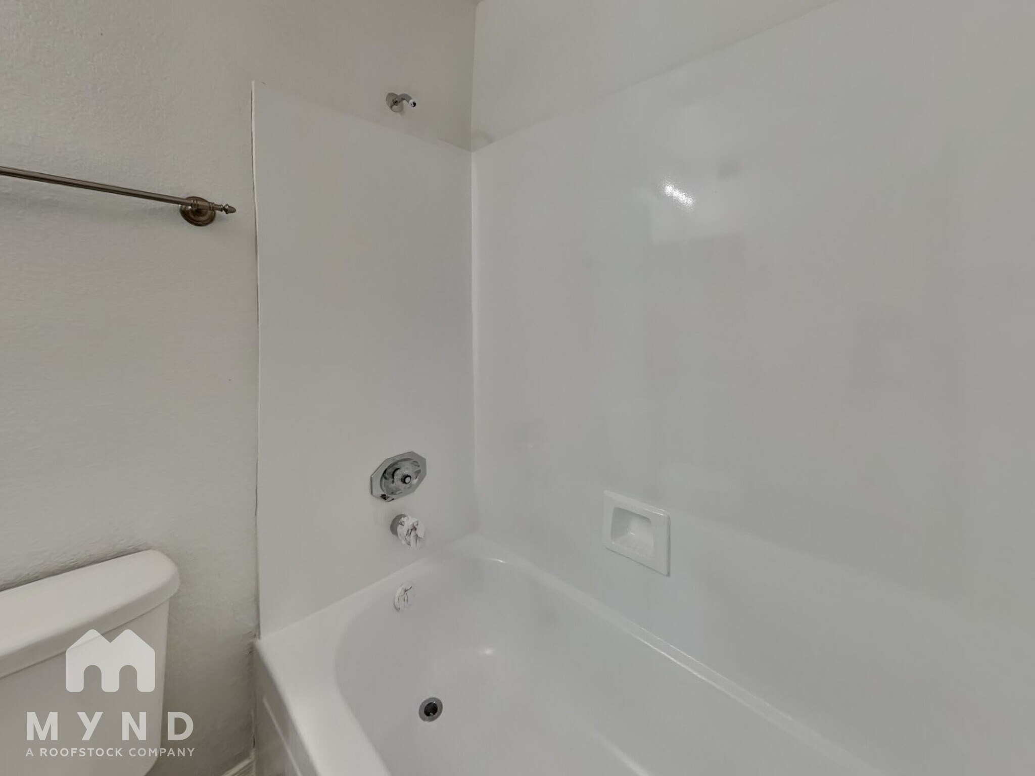 Building Photo - 8027 W Laurel Ln