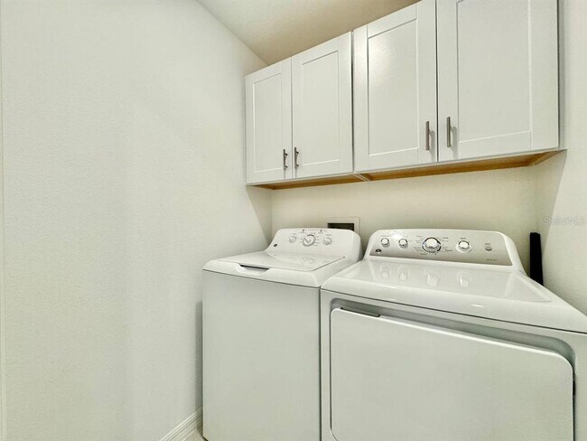 Building Photo - 6093 Acara Ln