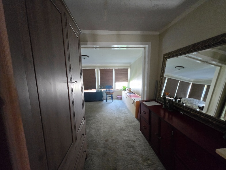 Building Photo - 906 Tyson St