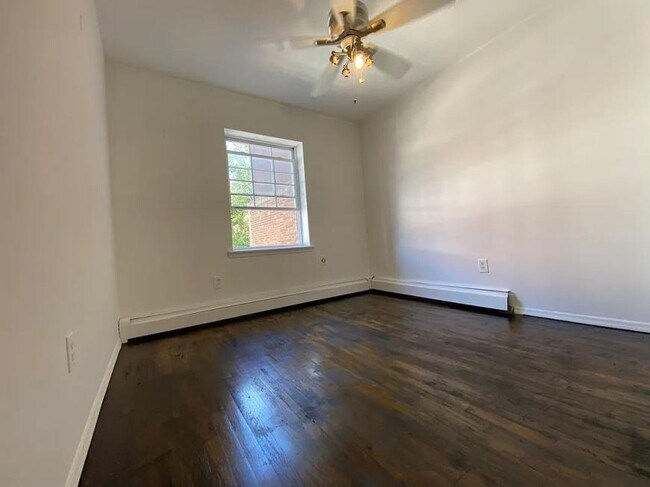 Building Photo - 3 bedroom in BROOKLYN NY 11216