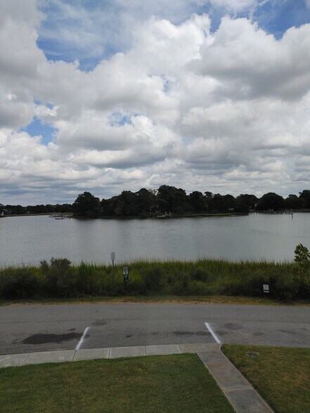 Building Photo - 3837 Beach Ave