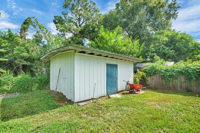 Building Photo - 517 Marianna Rd