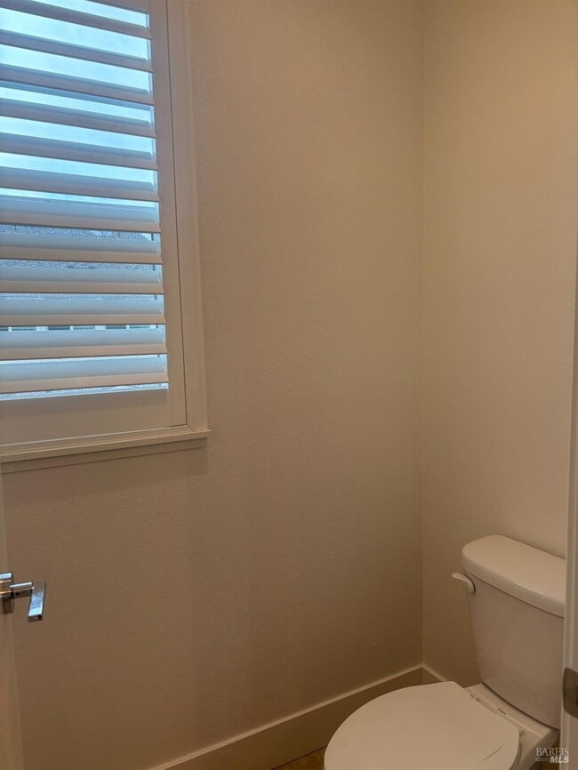 Building Photo - 1468 Oak Cir