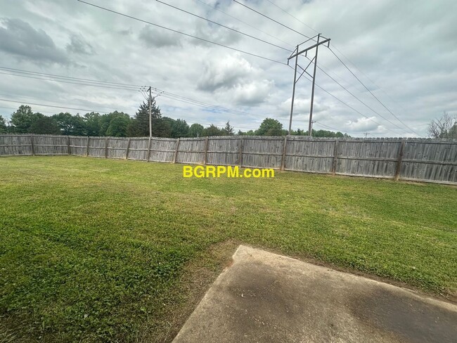 Building Photo - 3 Bedroom, 2 Bath, Home in Cabot