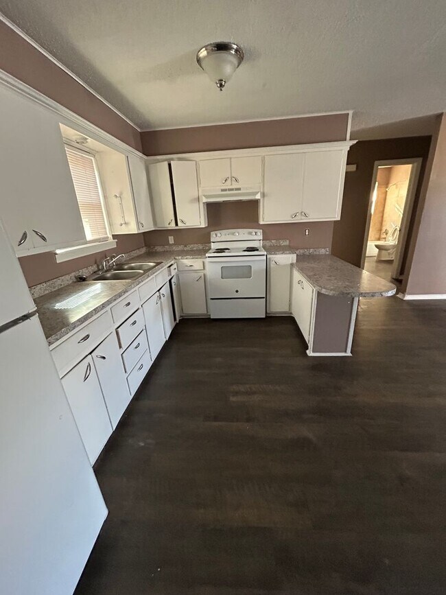 Building Photo - 1614 58th St