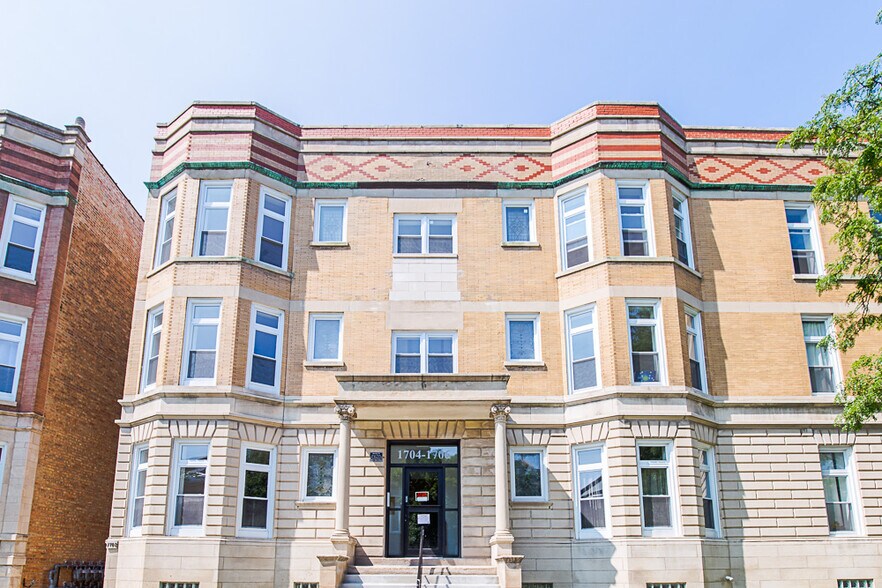 Building Photo - 1704 W Sunnyside Ave