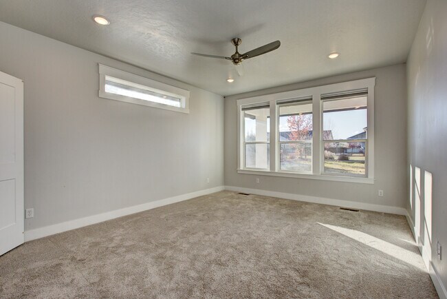 Building Photo - 2603 N Foudy Ave