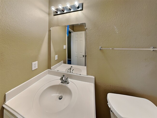 Building Photo - 18494 Sunrise Pines Dr