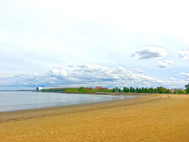 Building Photo - 37 Telegraph St