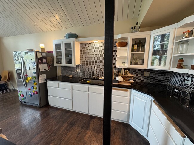 Building Photo - 10215 SW 116th St