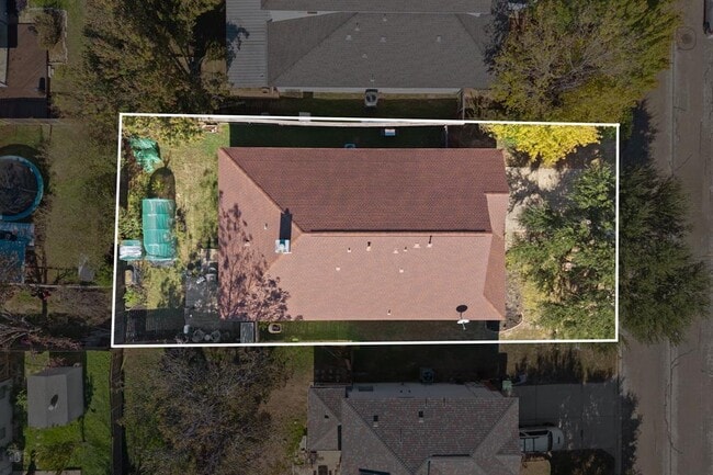 Building Photo - 108 David Dr