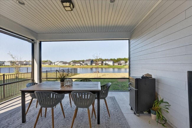 Building Photo - Fully Upgraded Home