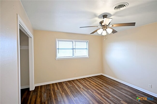 Building Photo - 4706 Dreibrodt Rd