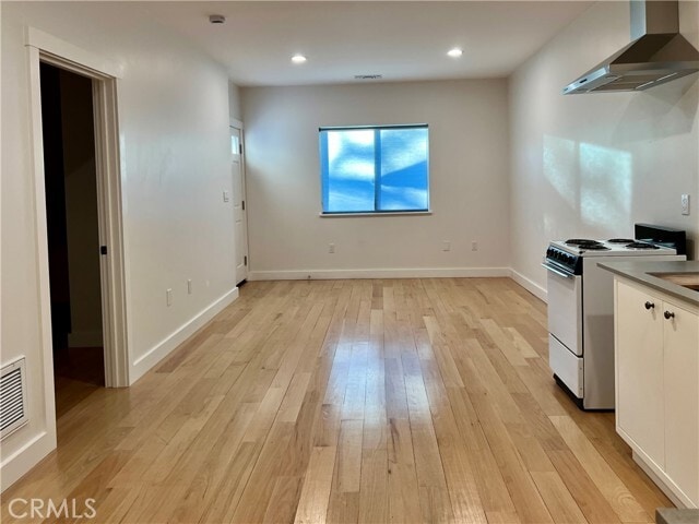 Building Photo - 921 N Berkeley Ave