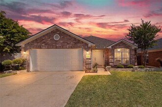 Building Photo - 7229 Specklebelly Ln