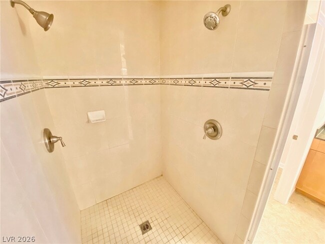 Building Photo - 400 Davenport Ln