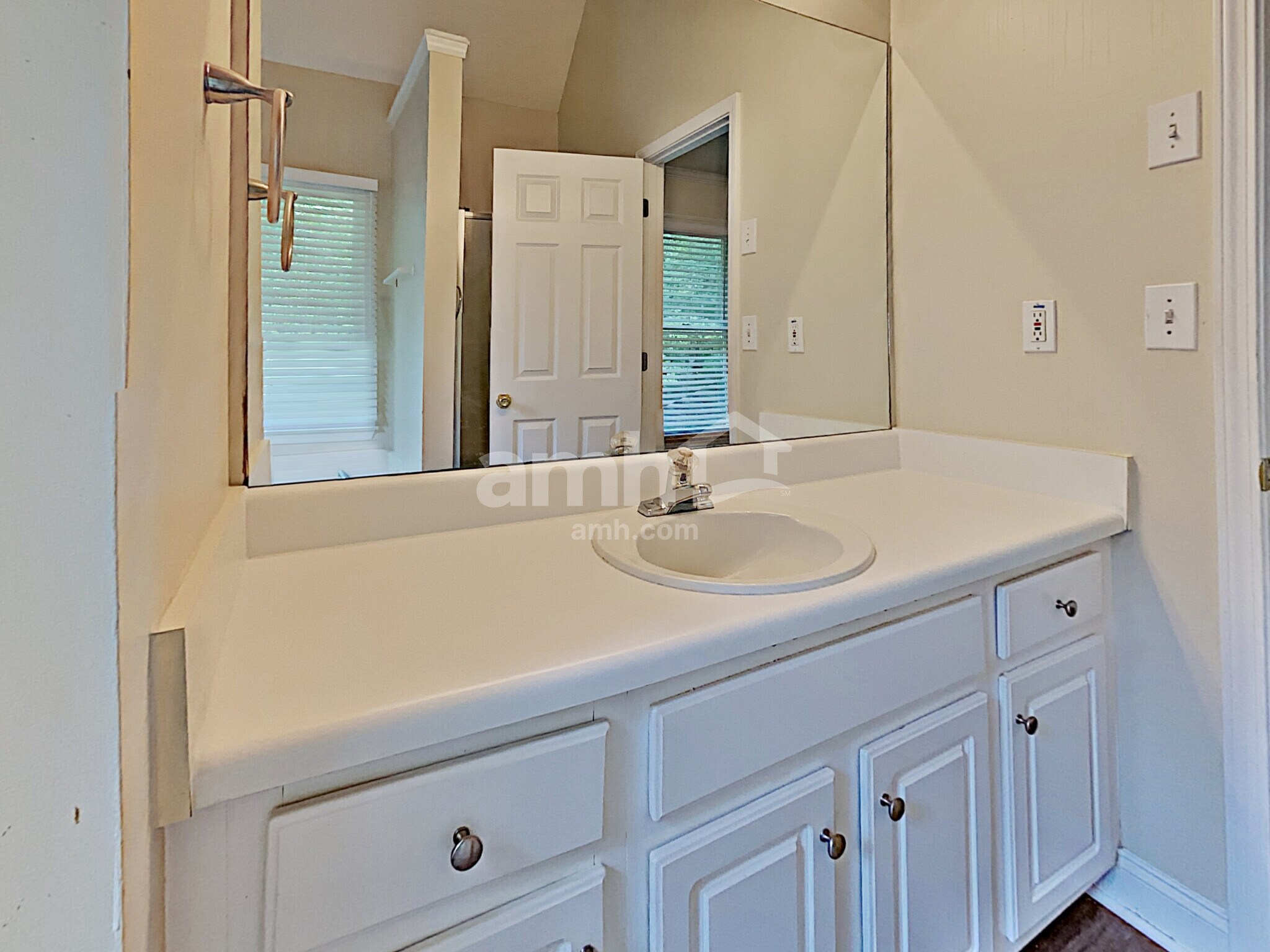 Building Photo - 4759 Julian Way