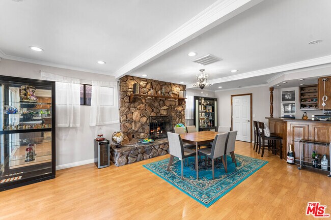 Building Photo - 18032 Mariner Dr