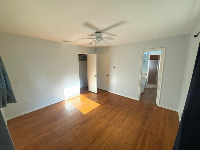 Building Photo - 835 Hill City Dr
