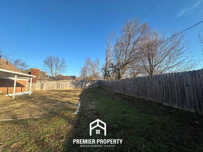 Building Photo - Spacious 4BR Cordova Home w/ Brick Fireplace, 2 Dining Areas & Covered Patio