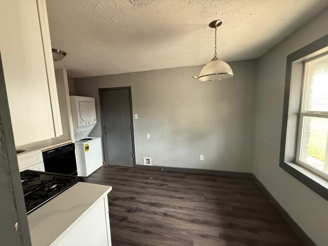 Building Photo - 9045 Jutland Rd