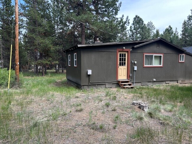 Building Photo - Cozy Cabin Close to Sunriver