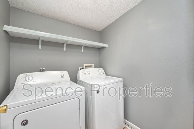 Building Photo - 113 Marimba St