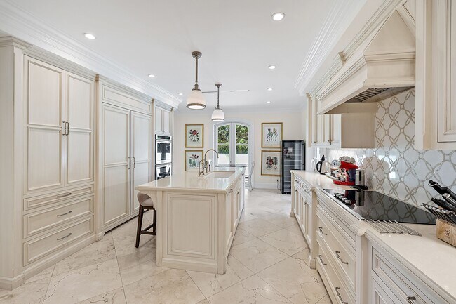 Building Photo - 210 Emerald Ln