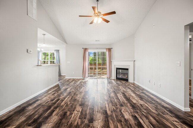 Building Photo - 2099 Yacht Club Rd