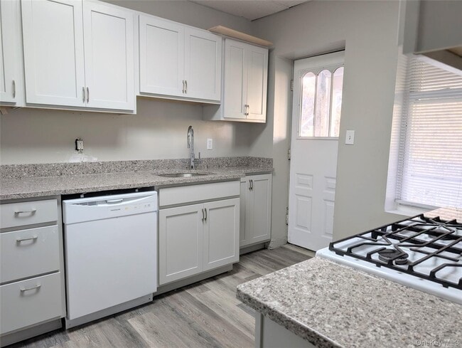 Building Photo - 12 Railroad Ave