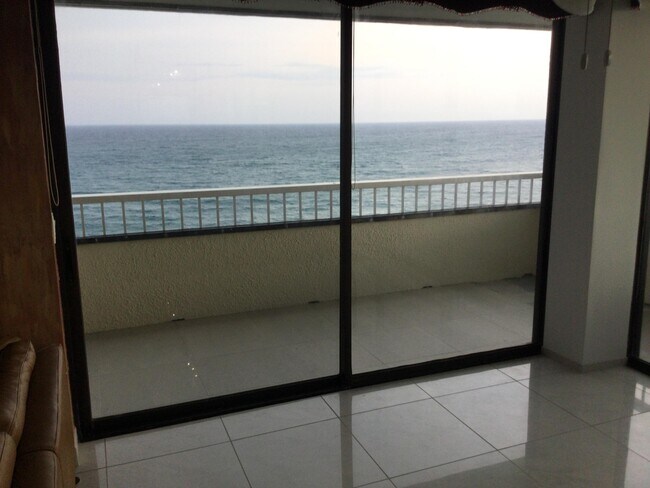 Building Photo - 5280 N Ocean Dr