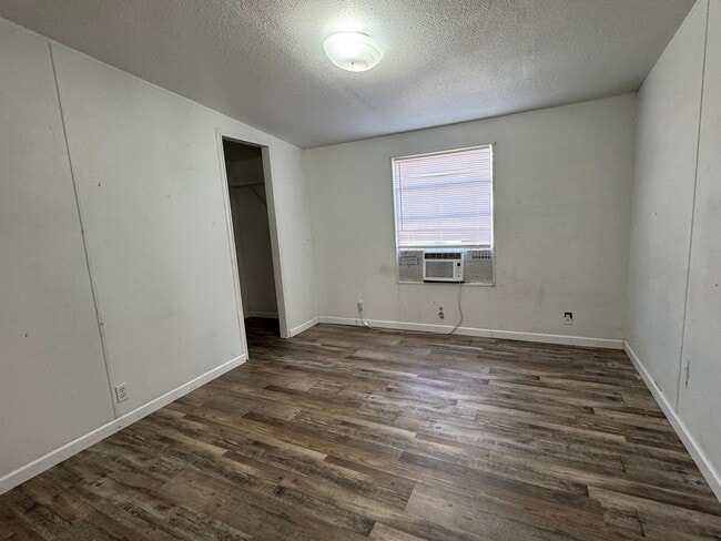 Building Photo - 3 Bedroom, 2 Bath home in Branford