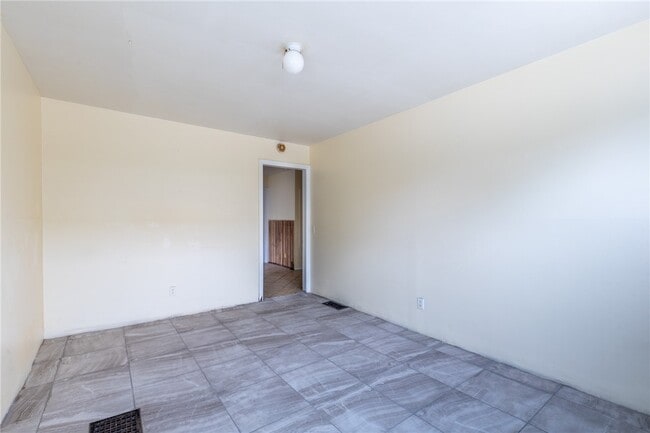 Building Photo - 675 S Clinton Ave