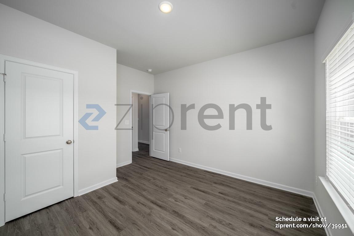Building Photo - 123 Monroe Ct