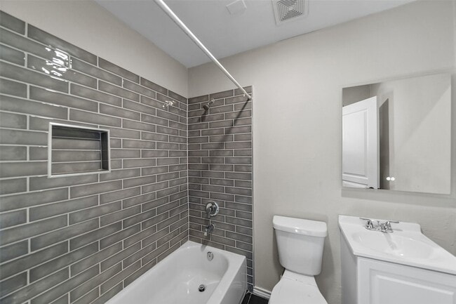 Building Photo - 7019 Sur Ct